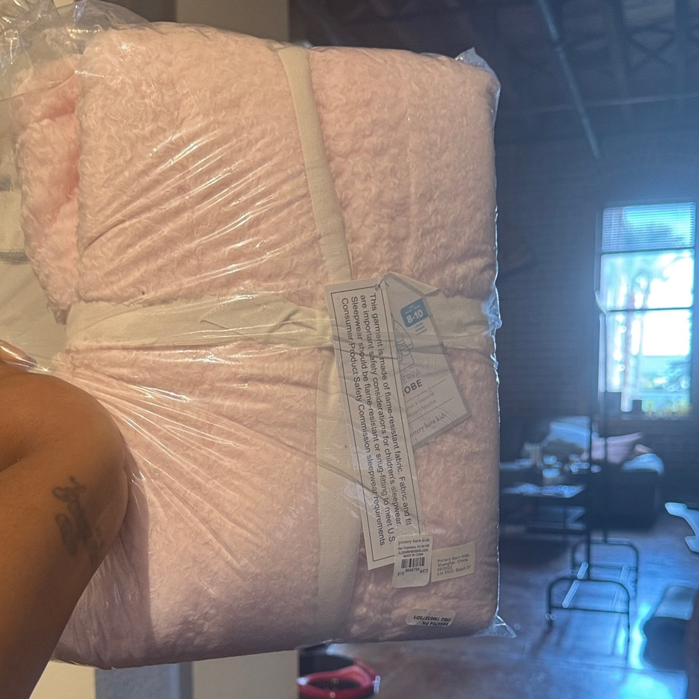 Pottery Barn Kids Blush Sherpa Robe - Picture 4 of 5